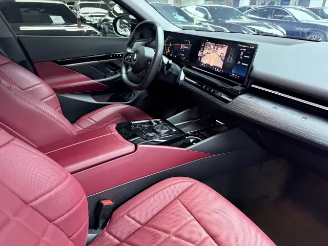 BMW 5 Series — Фото автомобиля 20