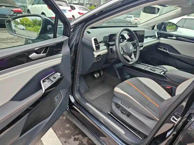 Volkswagen ID.6 Crozz — Фото автомобиля 12