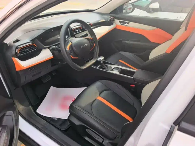Dongfeng Yixuan — Фото автомобиля 14