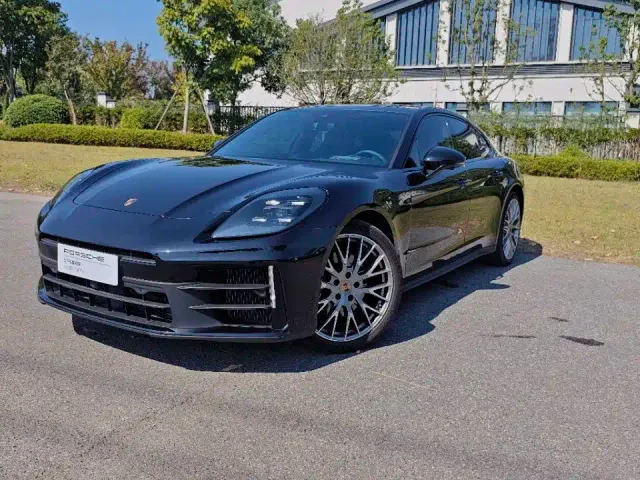 Фотография автомобиля — Porsche Panamera