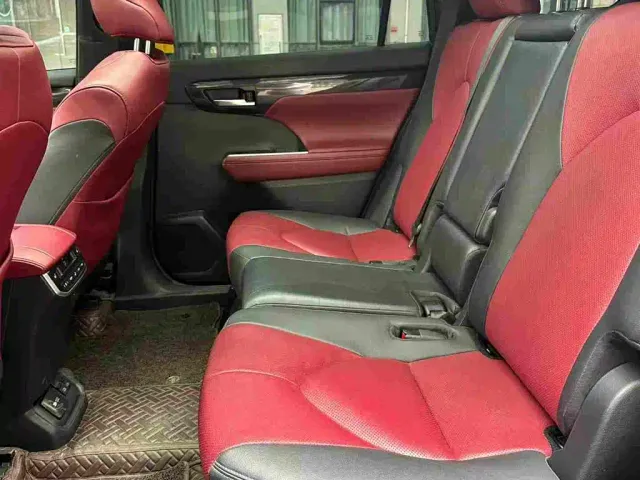 Toyota Crown Kluger — Фото автомобиля 10