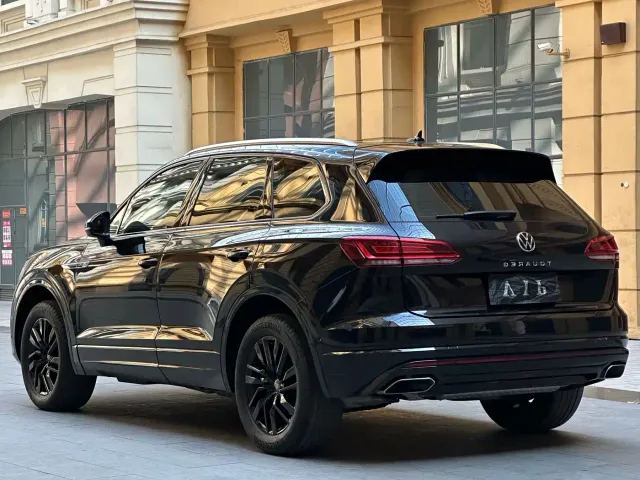 Volkswagen Touareg — Фото автомобиля 7