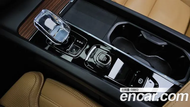 Volvo XC60 2nd Gen — Фото автомобиля 12