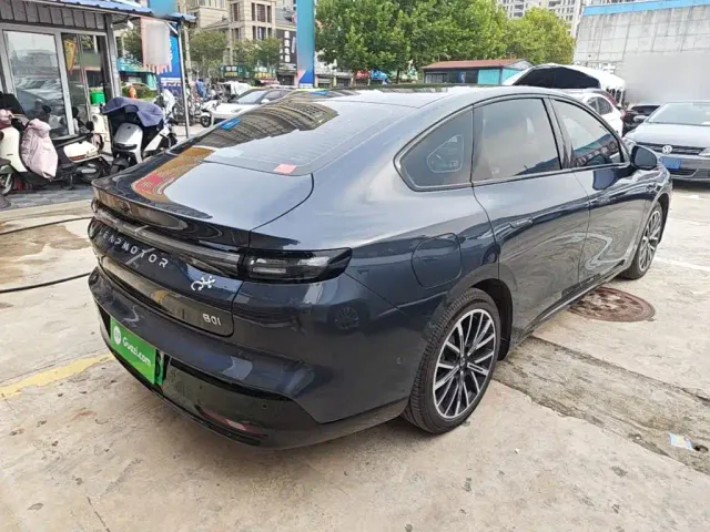 Leapmotor B01 — Фото автомобиля 6