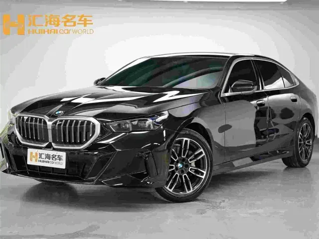 Фотография автомобиля — BMW 5 Series