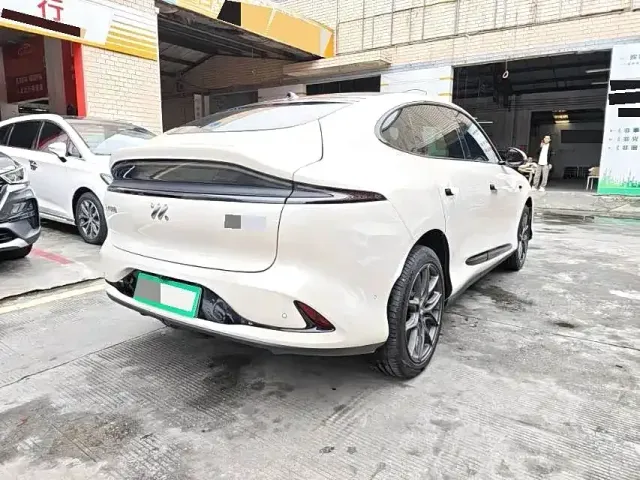 IM Motors LS6 — Фото автомобиля 9