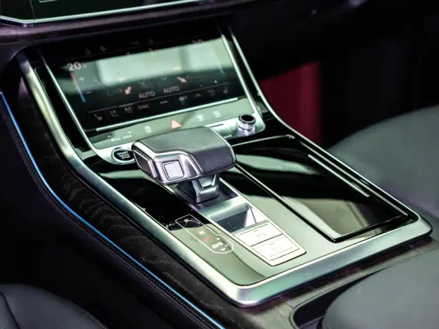 Audi Audi Q8 2023 55 TFSI Luxury Sport — Фото автомобиля 13