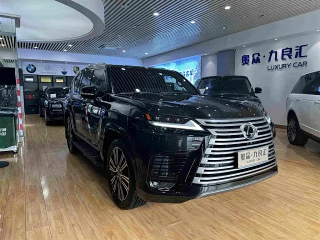 Фотография автомобиля — Lexus LX