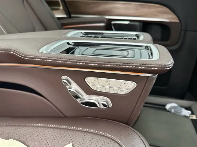Mercedes-Benz V-Class — Фото автомобиля 20