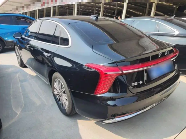 Hongqi H5 — Фото автомобиля 4