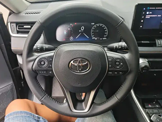 Toyota RAV4 — Фото автомобиля 15