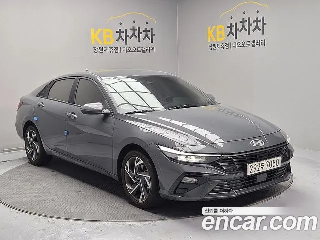 Hyundai Avante CN7 — Фото автомобиля 3