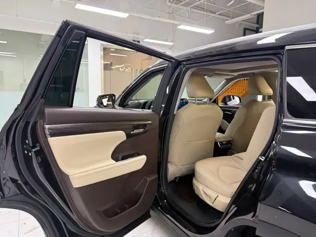 Toyota Highlander — Фото автомобиля 13
