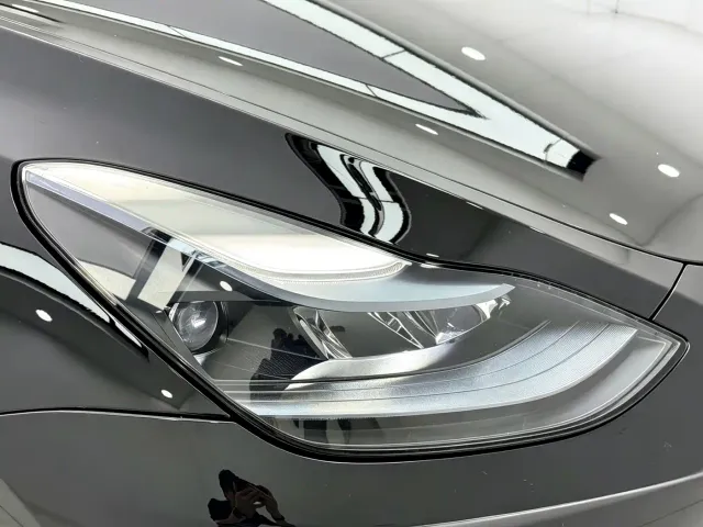Tesla Model Y — Фото автомобиля 22