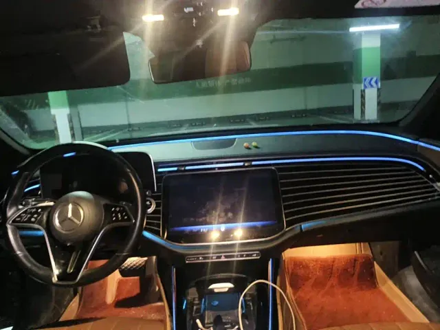Mercedes-Benz E-Class — Фото автомобиля 12
