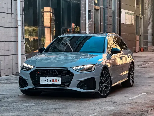 Фотография автомобиля — Audi S4