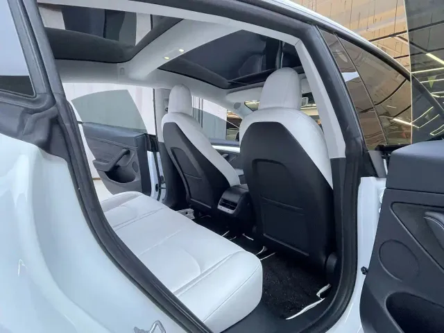 Tesla Model 3 — Фото автомобиля 7