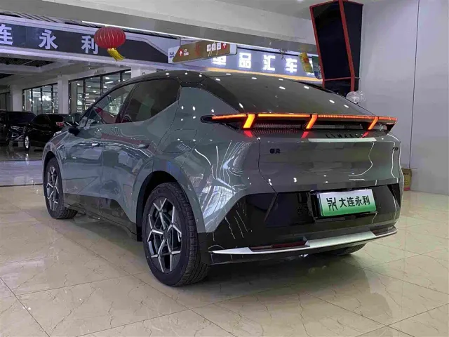 Lynk & Co Z20 — Фото автомобиля 18