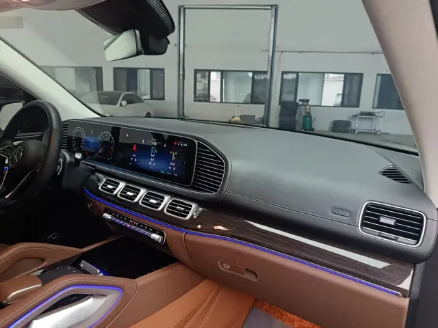 Mercedes-Benz GLE-Class — Фото автомобиля 13