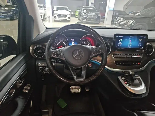 Mercedes-Benz V-Class — Фото автомобиля 10