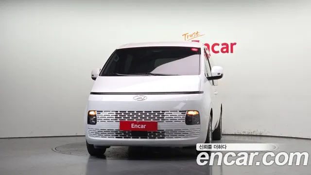 Фотография автомобиля — Hyundai Staria
