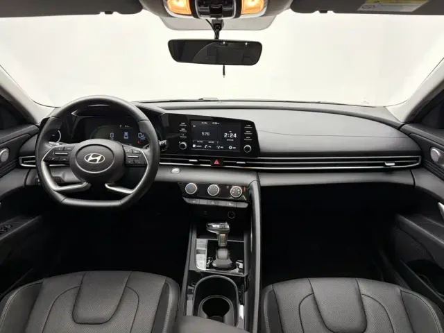 Hyundai Elantra — Фото автомобиля 19