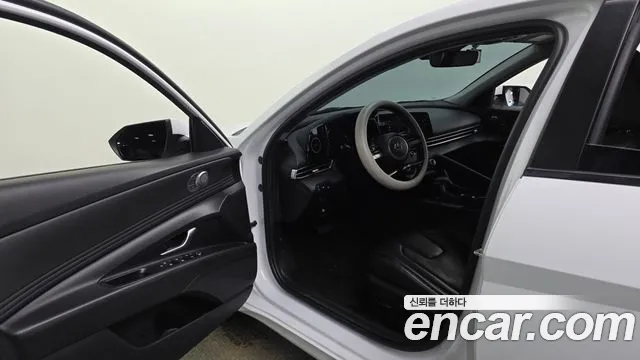 Hyundai AVANTE Avante (CN7) — Фото автомобиля 10