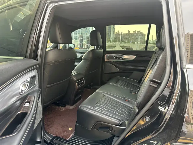 GAC Trumpchi GS8 — Фото автомобиля 5