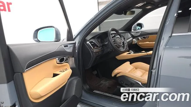 Вольво XC90 — Фото автомобиля 6