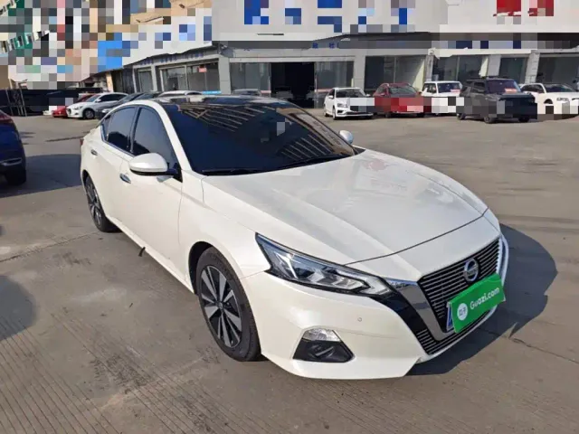 Nissan Teana — Фото автомобиля 3