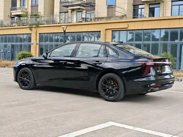 Hongqi H5 — Фото автомобиля 14