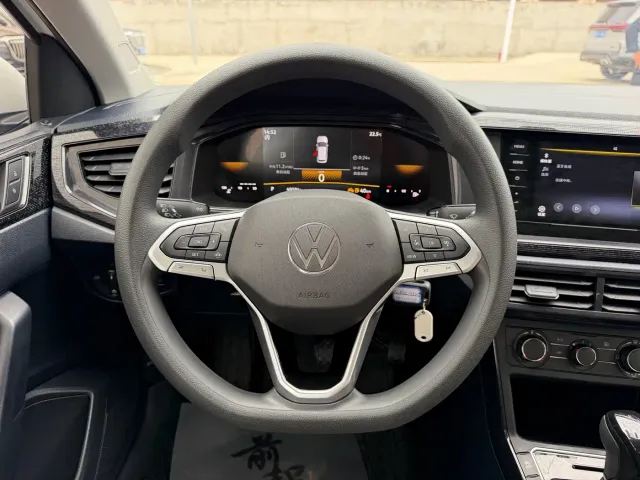 Volkswagen Lavida — Фото автомобиля 11