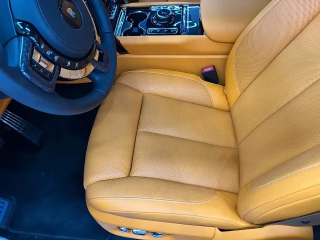 Rolls-Royce Cullinan — Фото автомобиля 13
