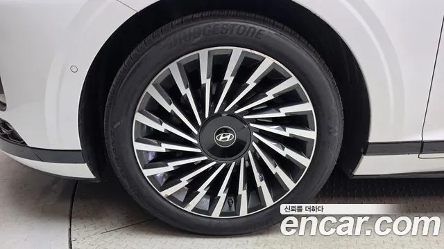 Hyundai Grandeur GN7 — Фото автомобиля 5