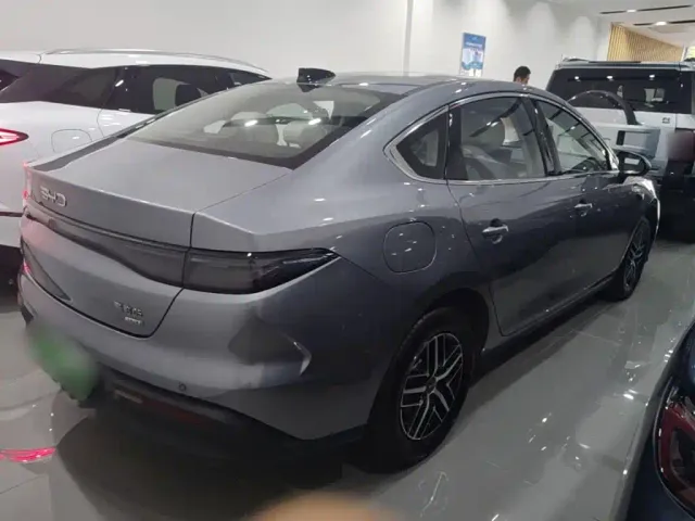 BYD Seal 05 DM-i — Фото автомобиля 6