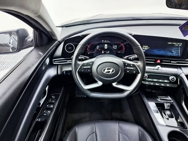 Hyundai Elantra — Фото автомобиля 10