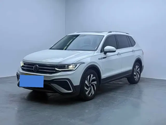 Фотография автомобиля — Volkswagen Tiguan L