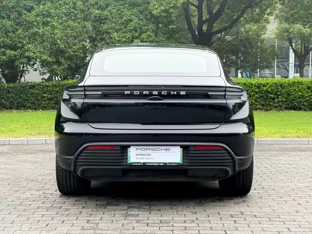 Porsche Macan EV — Фото автомобиля 6