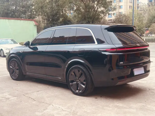 Li Auto L8 — Фото автомобиля 6