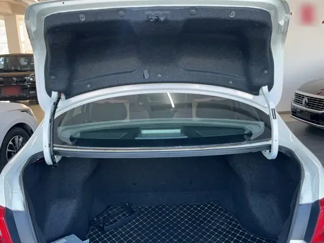 Nissan Sylphy — Фото автомобиля 13