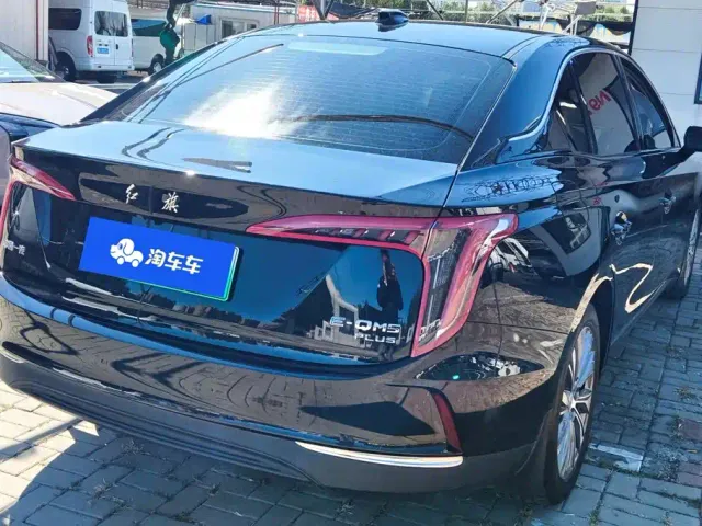 Hongqi E-QM5 — Фото автомобиля 3