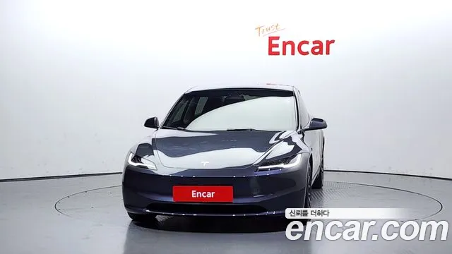 Tesla Model 3 — Фото автомобиля 3