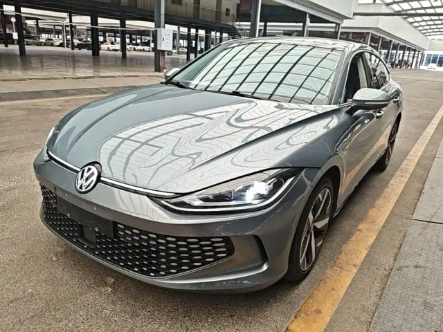 Фотография автомобиля — Volkswagen Lamando