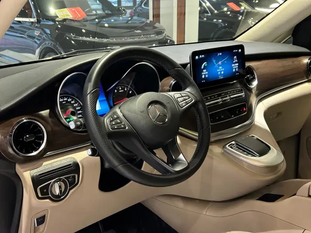 Mercedes-Benz V-Class — Фото автомобиля 5