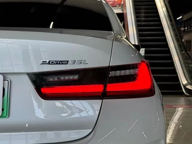 BMW i3 — Фото автомобиля 24