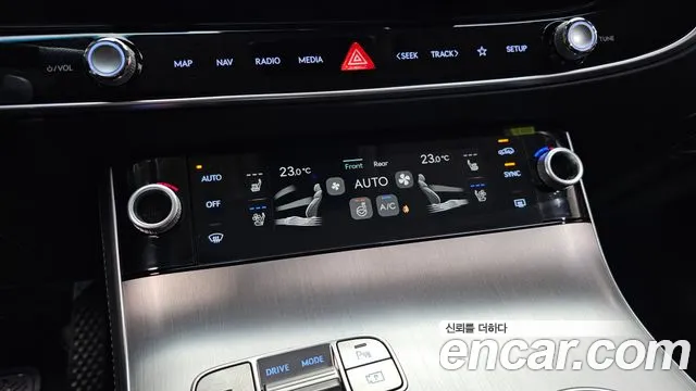 Genesis GV70 2.5T Бензин 2WD — Фото автомобиля 16