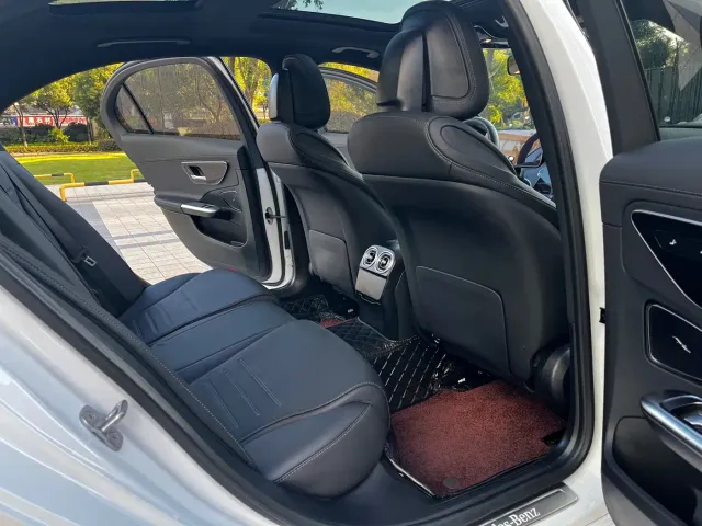 Mercedes-Benz C-Class — Фото автомобиля 13