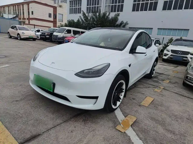 Фотография автомобиля — Tesla Model Y