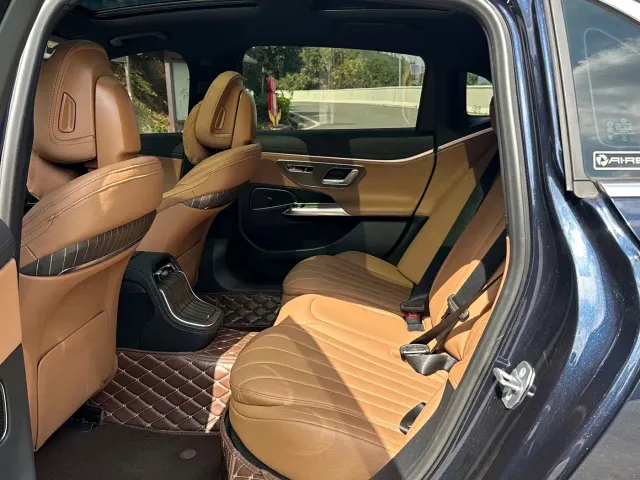 Mercedes-Benz E-Class — Фото автомобиля 5