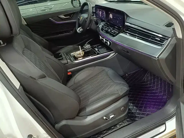 Hongqi HS5 — Фото автомобиля 24